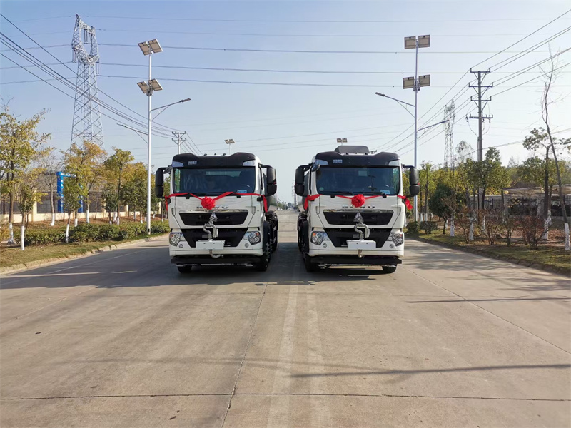 重汽豪沃28噸灑水車(chē)-重汽28方灑水車(chē)-大型灑水車(chē) 重汽豪沃28噸灑水車(chē)-重汽28方灑水車(chē)-大型灑水車(chē)