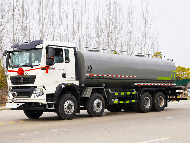 重汽28-30噸灑水車(chē)-重汽大型灑水車(chē) 重汽28-30噸灑水車(chē)-重汽大型灑水車(chē)